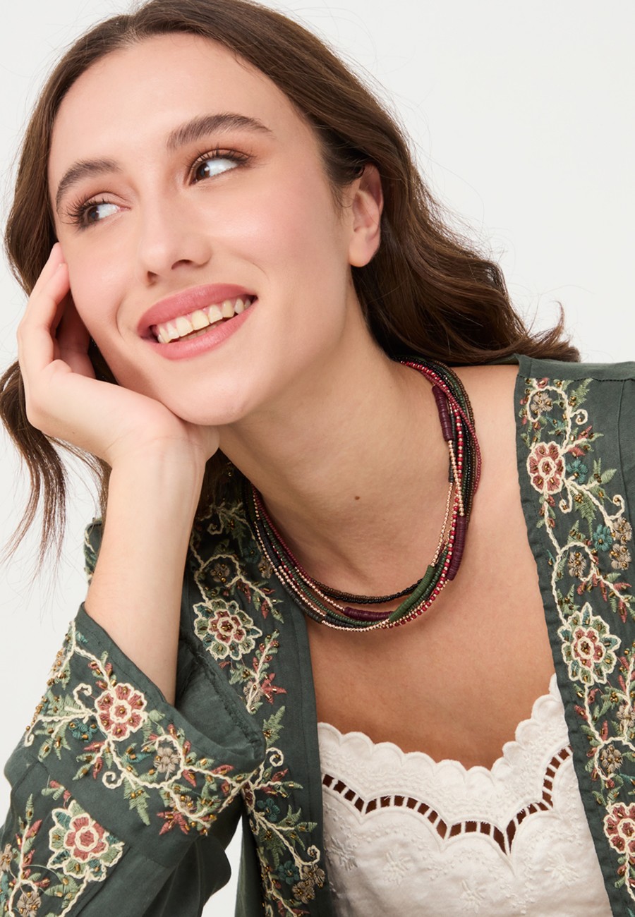 COLLAR CORTO CON VARIAS...
