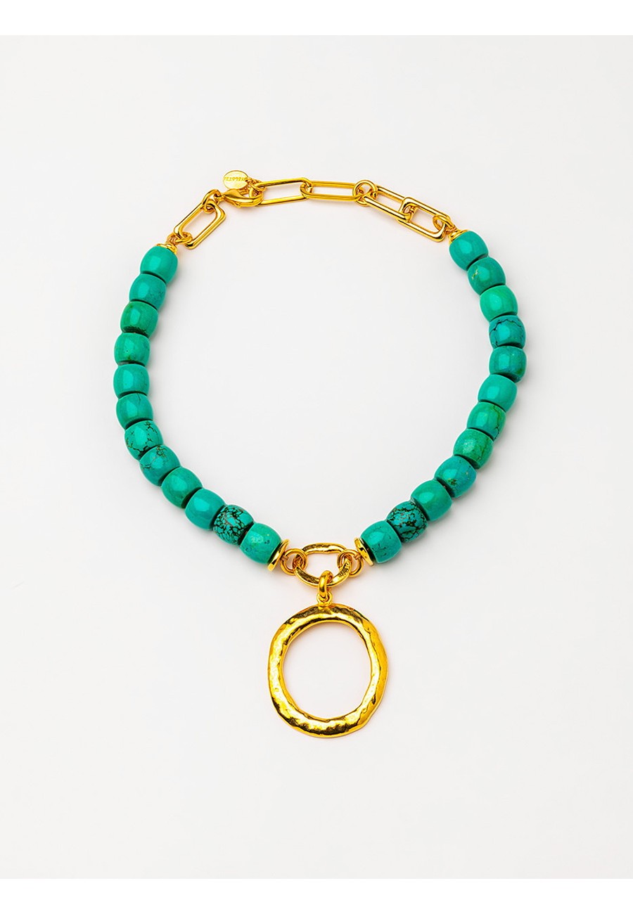 COLLAR CORTO CON HOWLITA VERDE