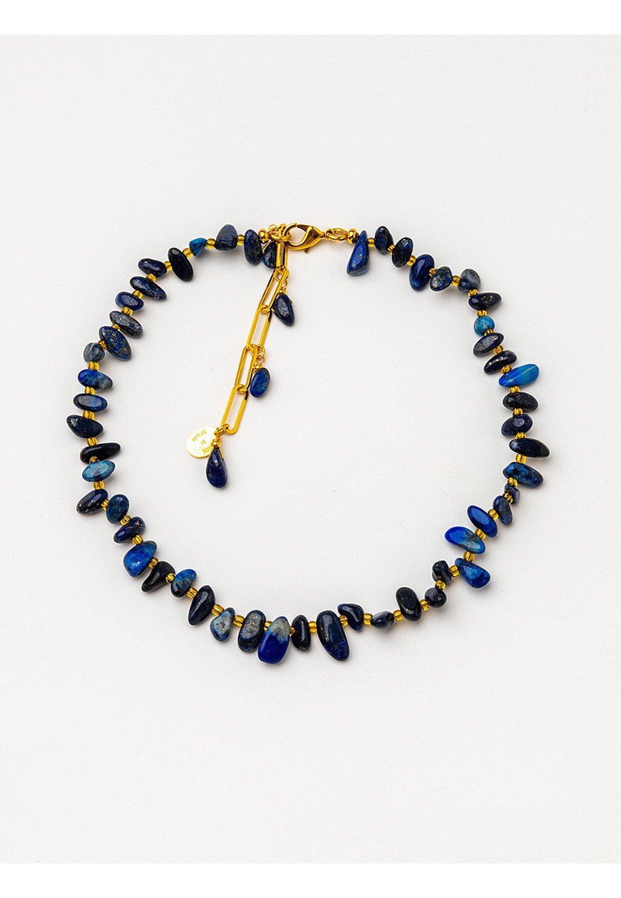 COLLAR CORTO CON LAPISLÁSZULI