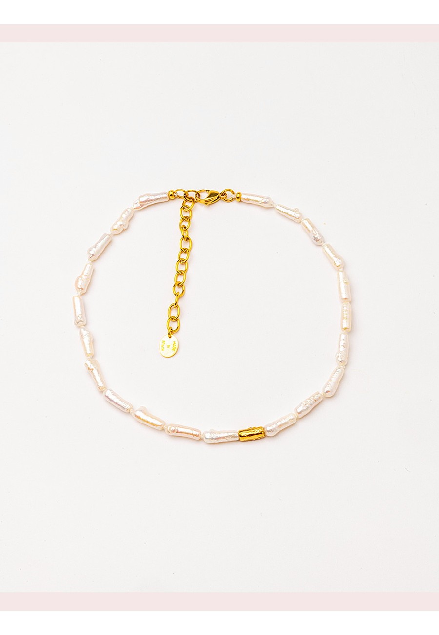 COLLAR CORTO CON PERLAS